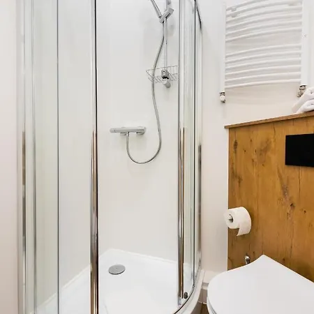 National Stadium Cosy By Bookinghost *